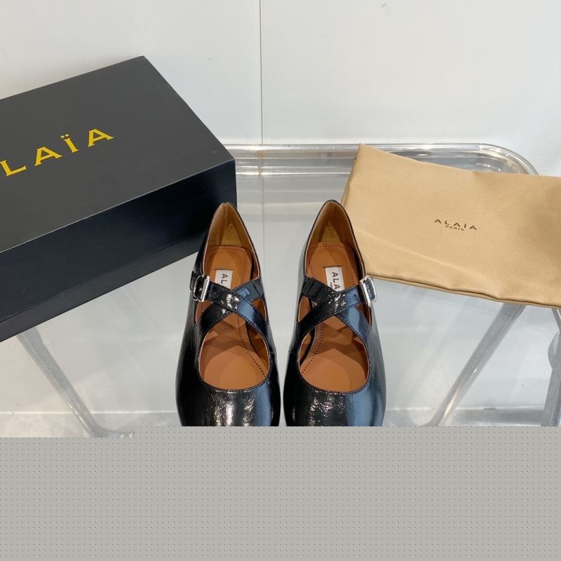 Other flat shoes